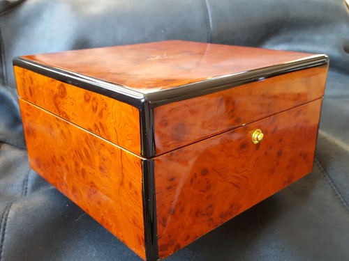 Breguet watchbox with outer